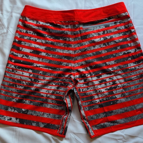 *Host Pick* North Face board shorts - Picture 11 of 16